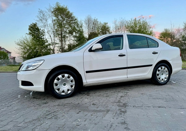 Skoda Octavia cena 13500 przebieg: 333000, rok produkcji 2011 z Bielsko-Biała małe 154